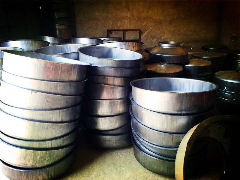 整潔有序車間體現小型攪拌機廠家生產車間規范秩序--河北東圣吊索具制造有限公司--小型攪拌機|石材夾具|液壓堆高車|手動叉車