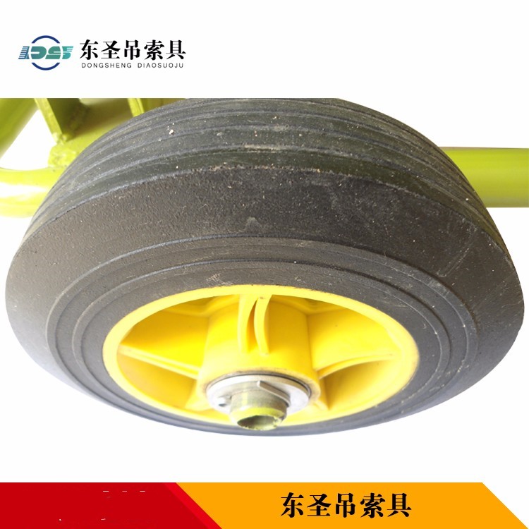 地式正反轉自動卸料小型攪拌機加寬行走輪胎局部細節圖展示--河北東圣吊索具制造有限公司--小型攪拌機|石材夾具|液壓堆高車|手動叉車