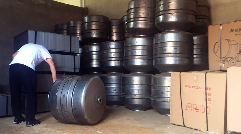 清洗型小型攪拌機攪拌滾筒半成品車間-河北東圣吊索具制造有限公司