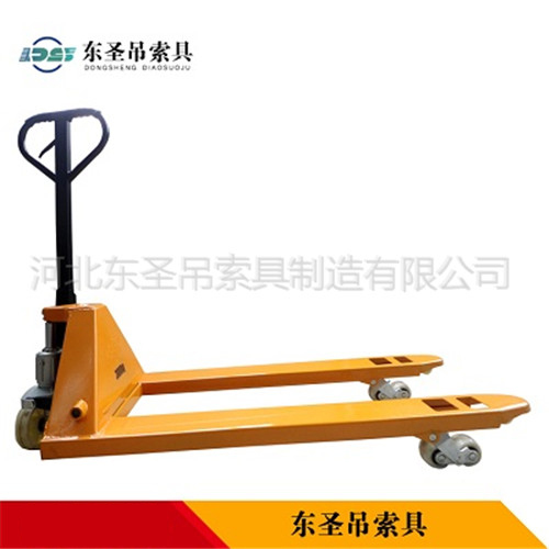 手動液壓升高叉車側面整機展示圖--河北東圣吊索具制造有限公司--小型攪拌機|石材夾具|液壓堆高車|手動叉車 手動液壓升高叉車側面整機展示圖--河北東圣吊索具制造有限公司--小型攪拌機|石材夾具|液壓堆高車|手動叉車