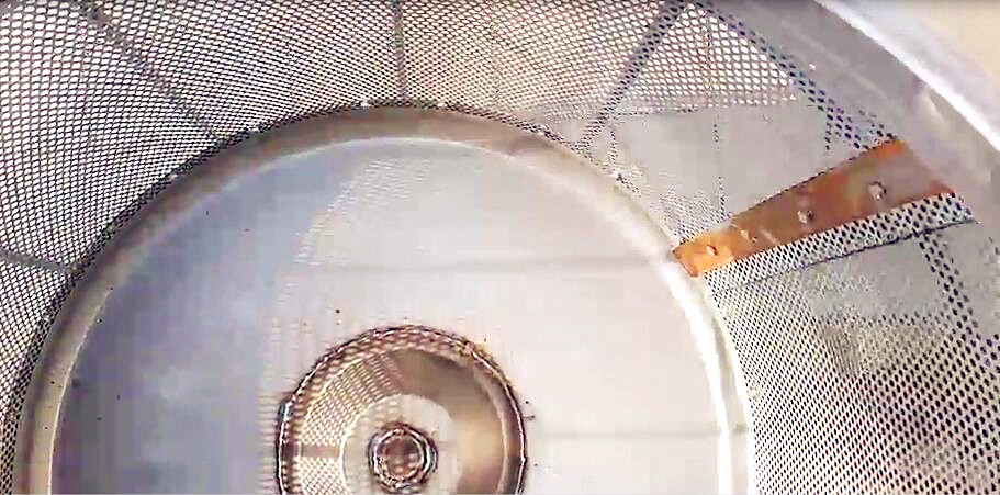 小型攪拌機(jī)種子清篩采用220v漏網(wǎng)攪拌機(jī)攪拌滾筒內(nèi)部細(xì)節(jié)圖展示--河北東圣吊索具制造有限公司--小型攪拌機(jī)|石材夾具|液壓堆高車|手動(dòng)叉車 小型攪拌機(jī)種子清篩采用220v漏網(wǎng)攪拌機(jī)攪拌滾筒內(nèi)部細(xì)節(jié)圖展示--河北東圣吊索具制造有限公司--小型攪拌機(jī)|石材夾具|液壓堆高車|手動(dòng)叉車