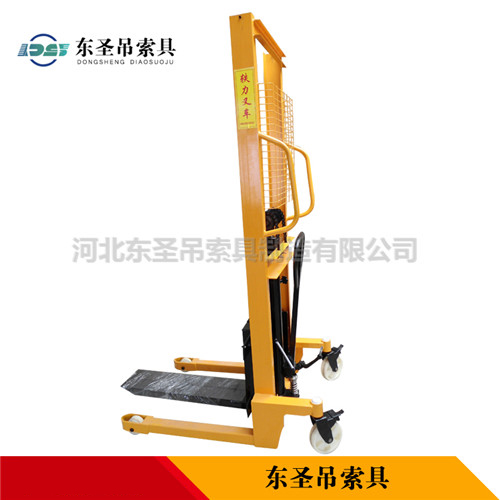 液壓手動搬運車側面產品展示--河北東圣吊索具制造有限公司--液壓堆高車|手動叉車|小型攪拌機|石材夾具