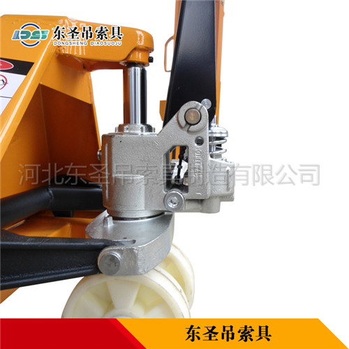 手拉葫蘆叉車--河北東圣吊索具制造有限公司--手動叉車|液壓堆高車|小型攪拌機|石材夾具 手拉葫蘆叉車--河北東圣吊索具制造有限公司--手動叉車|液壓堆高車|小型攪拌機|石材夾具