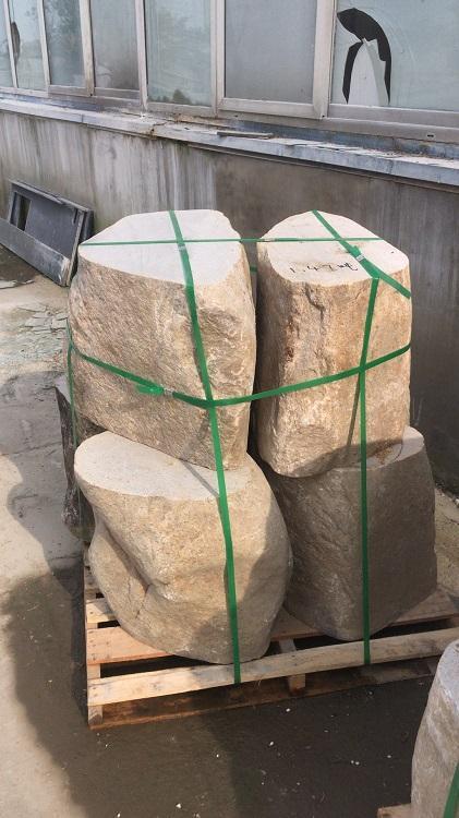 2噸液壓堆高車需要搬運的石凳子--河北東圣吊索具制造有限公司--液壓堆高車|手動叉車|小型攪拌機|石材夾具 2噸液壓堆高車需要搬運的石凳子--河北東圣吊索具制造有限公司--液壓堆高車|手動叉車|小型攪拌機|石材夾具