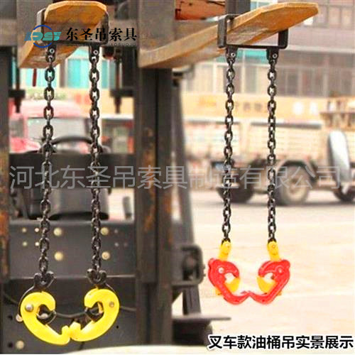 液壓堆高叉車與吊鉗配合使用作業現場--河北東圣吊索具制造有限公司--液壓堆高車|手動叉車|石材夾具|小型攪拌機